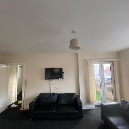 Cosy Living Camberley Exterior foto