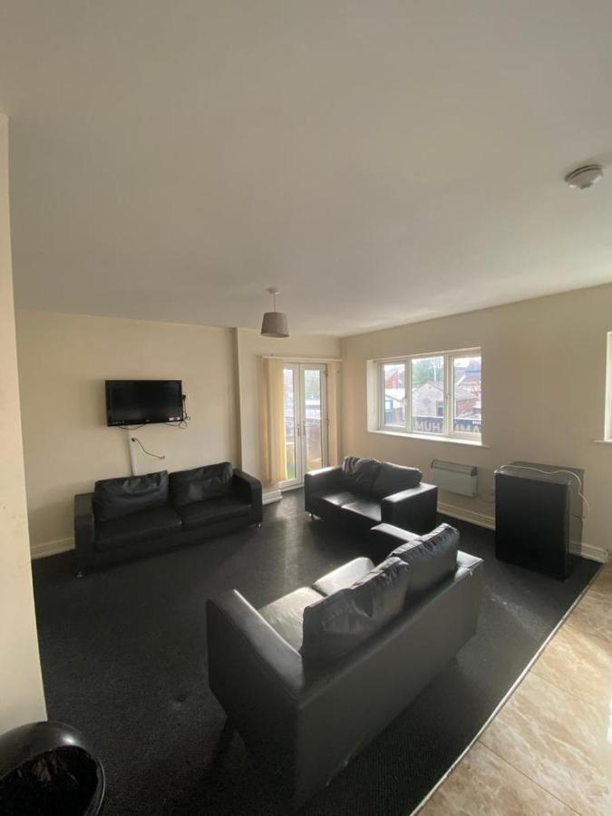 Cosy Living Camberley Exterior foto