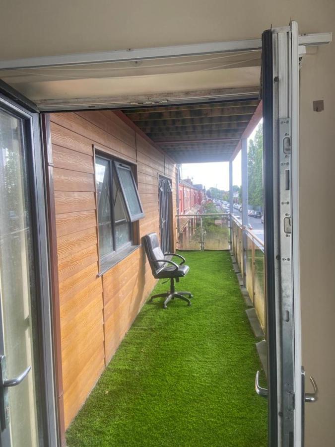 Cosy Living Camberley Exterior foto